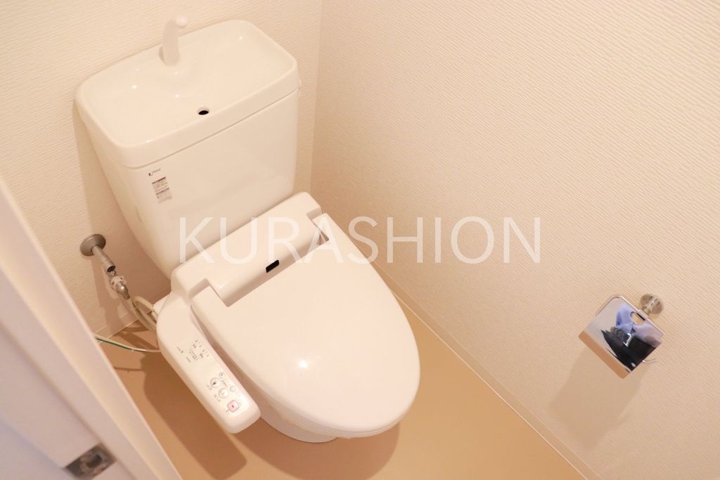 トイレ　別部屋の写真になります