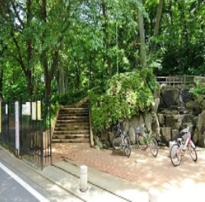 公園　滝の根公園（公園）まで450m