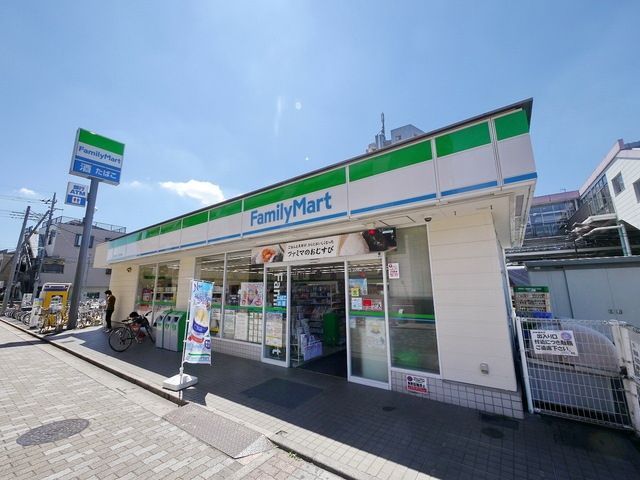 コンビニ　ファミリーマート西武狭山ケ丘駅前店（コンビニ）まで453m