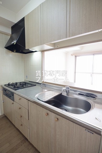 キッチン　3口コンロのシステムキッチン！