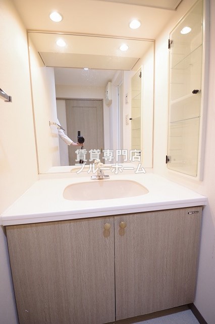 洗面設備　ステキな独立洗面台！