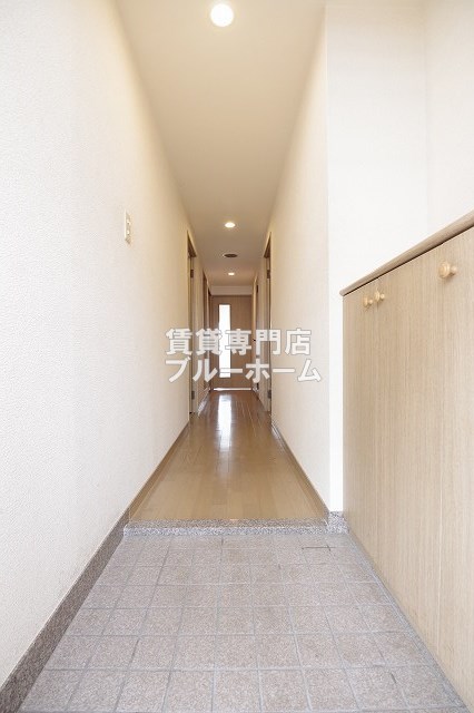 玄関　広々とした玄関です！