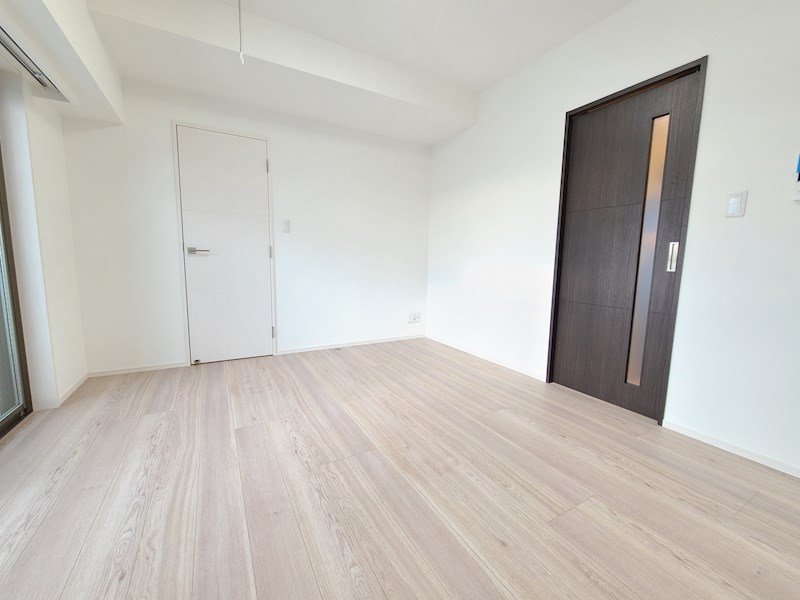 その他部屋・スペース　白く輝いた落ち着いた居室