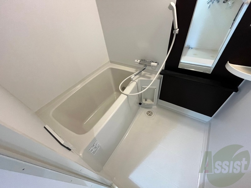 バス・シャワールーム　お風呂になります。一日の疲れを癒してくださいね。