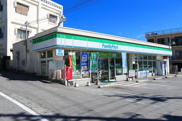 コンビニ　ファミリーマート宮里1丁目店（コンビニ）まで270m