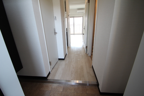 玄関　※別部屋の写真です