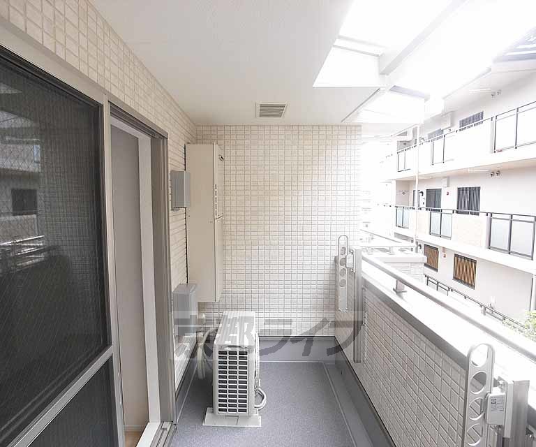 バルコニー　明るいバルコニーです。