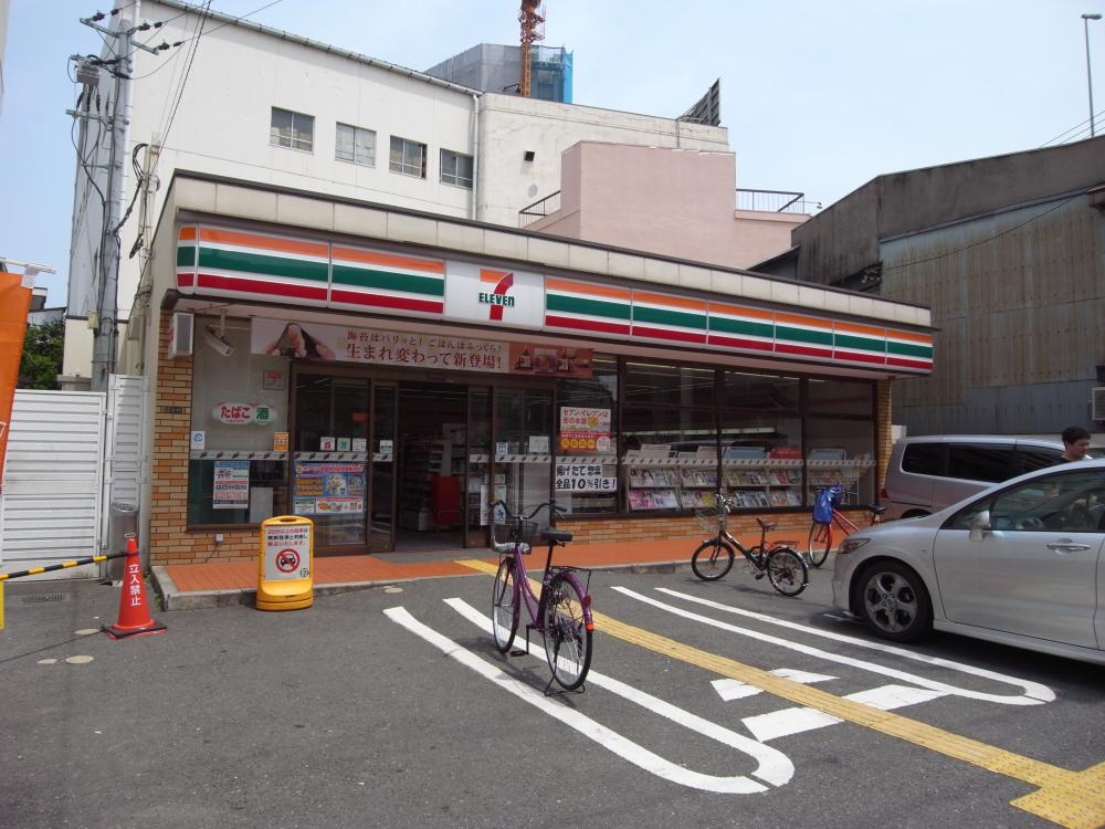 コンビニ　セブンイレブン大阪京町堀3丁目店（コンビニ）まで113m
