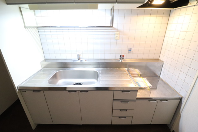 キッチン　２口ガスコンロ設置可能