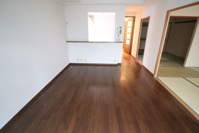 居室・リビング　１３．１帖　リビング