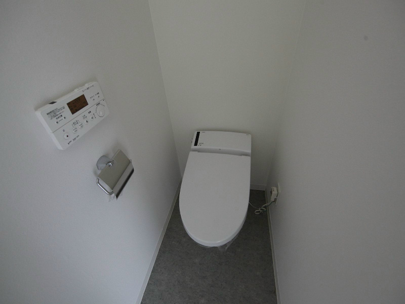 トイレ　温水洗浄便座付トイレ