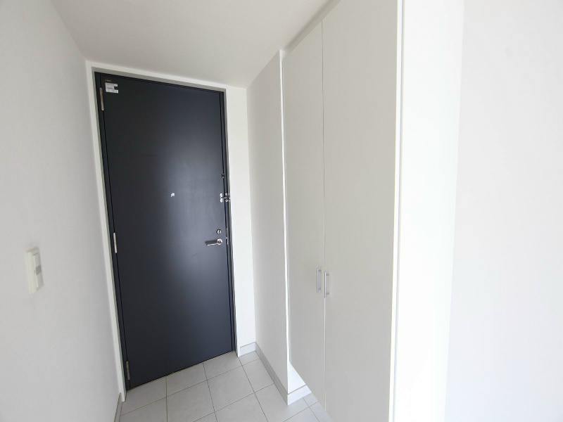 玄関　玄関　シューズボックス付(収納充実してます）