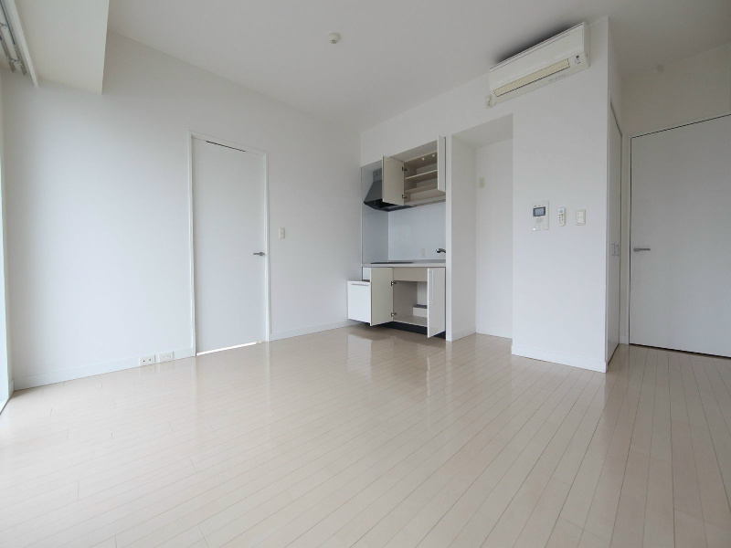 居室・リビング　ＬＤＫ11.48帖　エアコン完備　バルコニー