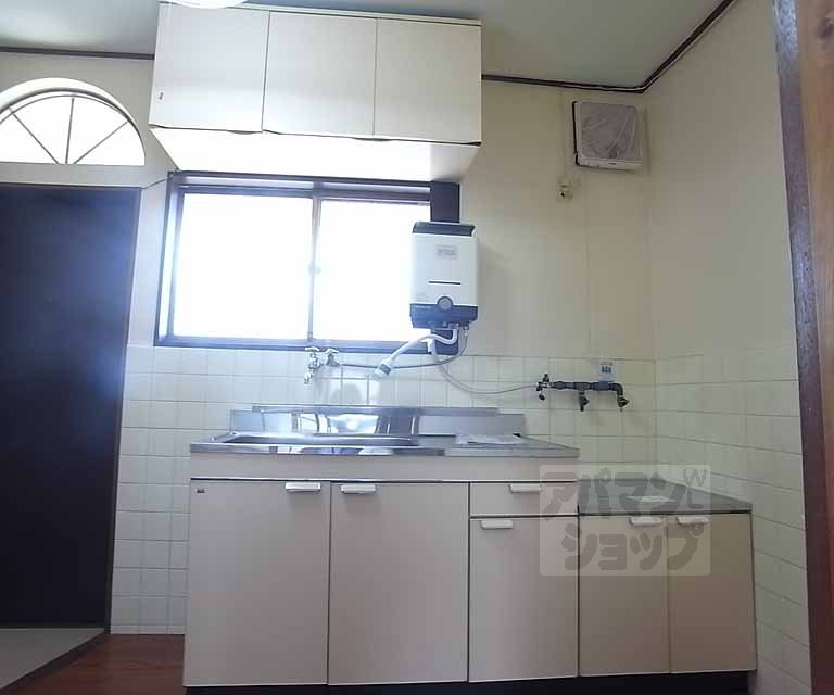 キッチン　２口ガスコンロ設置可能なキッチンです。