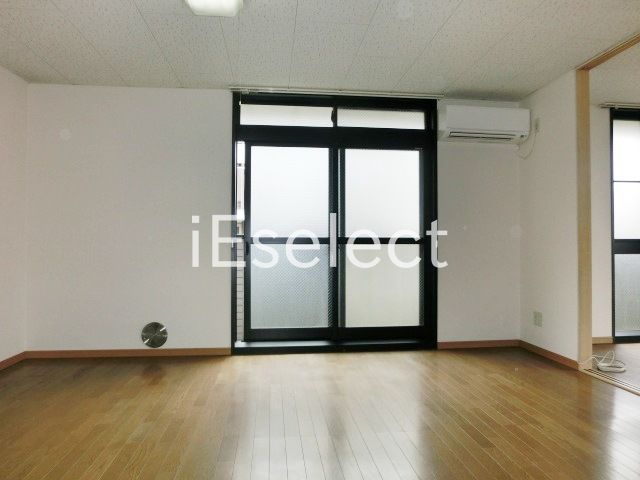 居室・リビング　エアコン完備のリビング