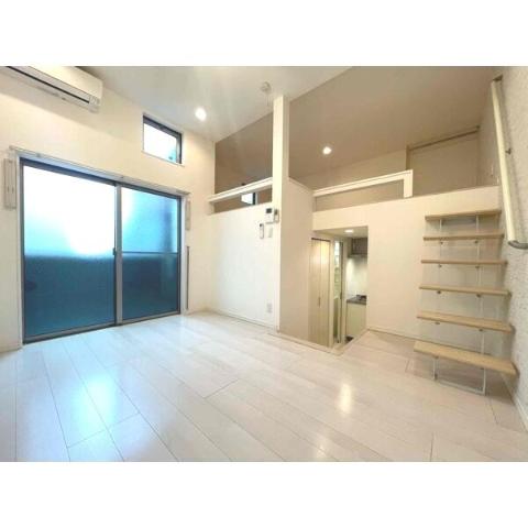 居室・リビング　室内