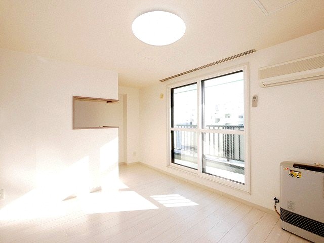 居室・リビング　☆日当たり良好です☆