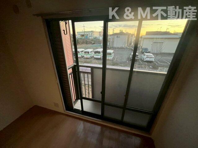 バルコニー　開放的で明るい空間を演出してくれるバルコニーです