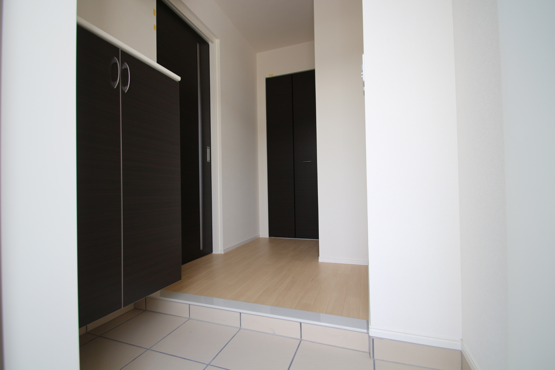 玄関　同建物別号室