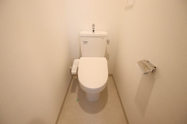 トイレ　※別室の参考写真の為、現況優先です。