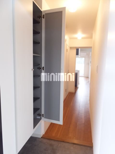 玄関　※違うお部屋のお写真です。