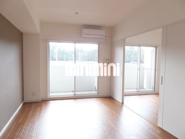 居室・リビング　※違うお部屋のお写真です。