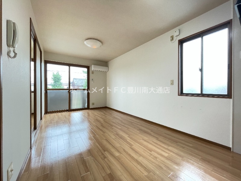 居室・リビング　同型別部屋写真