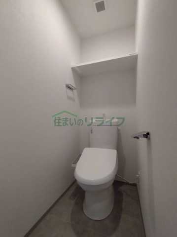 トイレ　別部屋の参考写真になります。