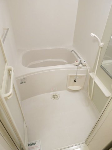 バス・シャワールーム　落ち着いた空間のお風呂です