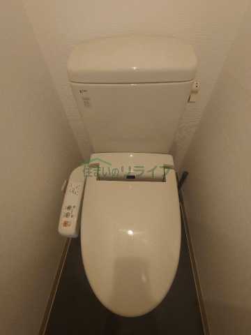 東京メトロ副都心線 新宿三丁目駅 徒歩2分 15階建 築19年のトイレ写真