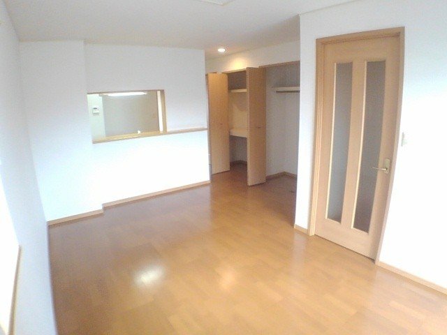 居室・リビング　ゆったり過ごせる居間です