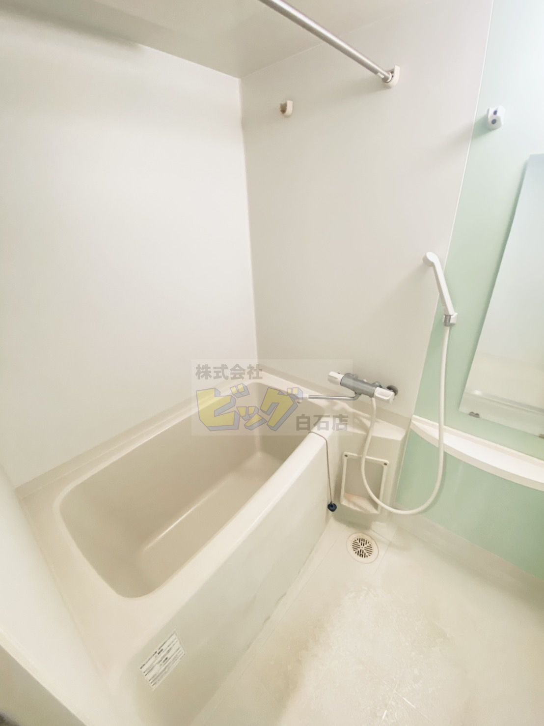 バス・シャワールーム　広々としたタイプのお風呂です♪