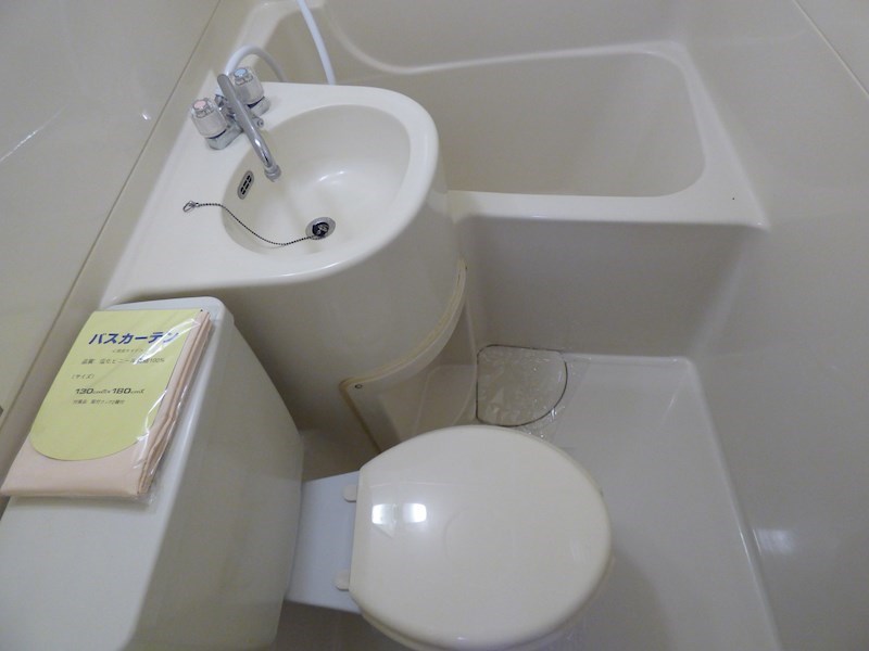 バルコニー　写真は208号室