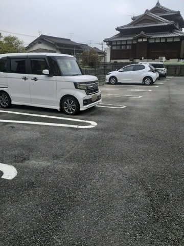 駐車場　車をお持ちの方に嬉しい駐車場付きの物件です