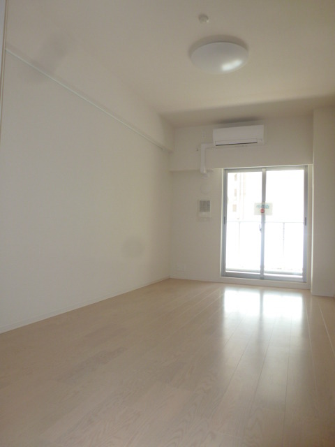 居室・リビング　同仕様別号室の写真です。