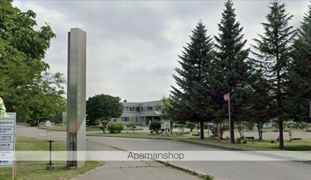 小学校　鈴蘭小学校（小学校）まで947m