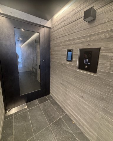 エントランス　ゆとりのあるエントランスです