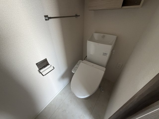 トイレ　別号室の写真です。