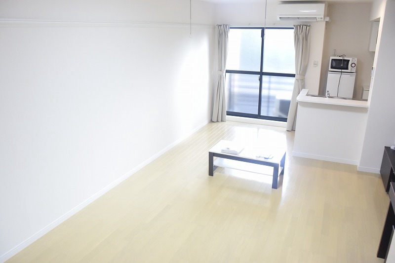 居室・リビング　高い遮音性の壁のため生活音が気になる方でも快適です♪