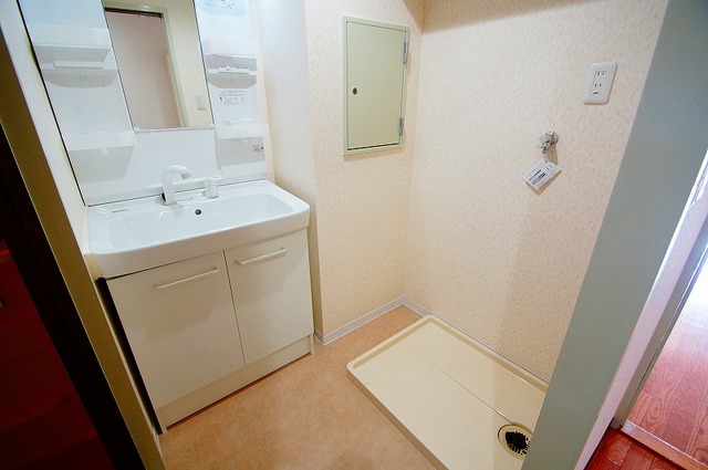 洗面設備　反転の場合がございます