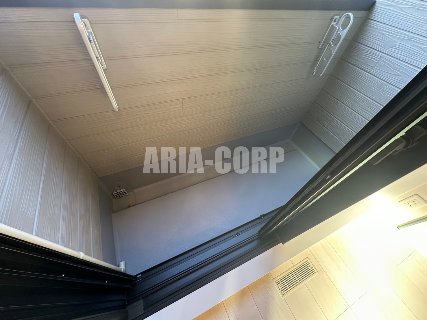 バルコニー　バルコニー、室内物干し機、浴室の3か所で洗濯干しが可能です！