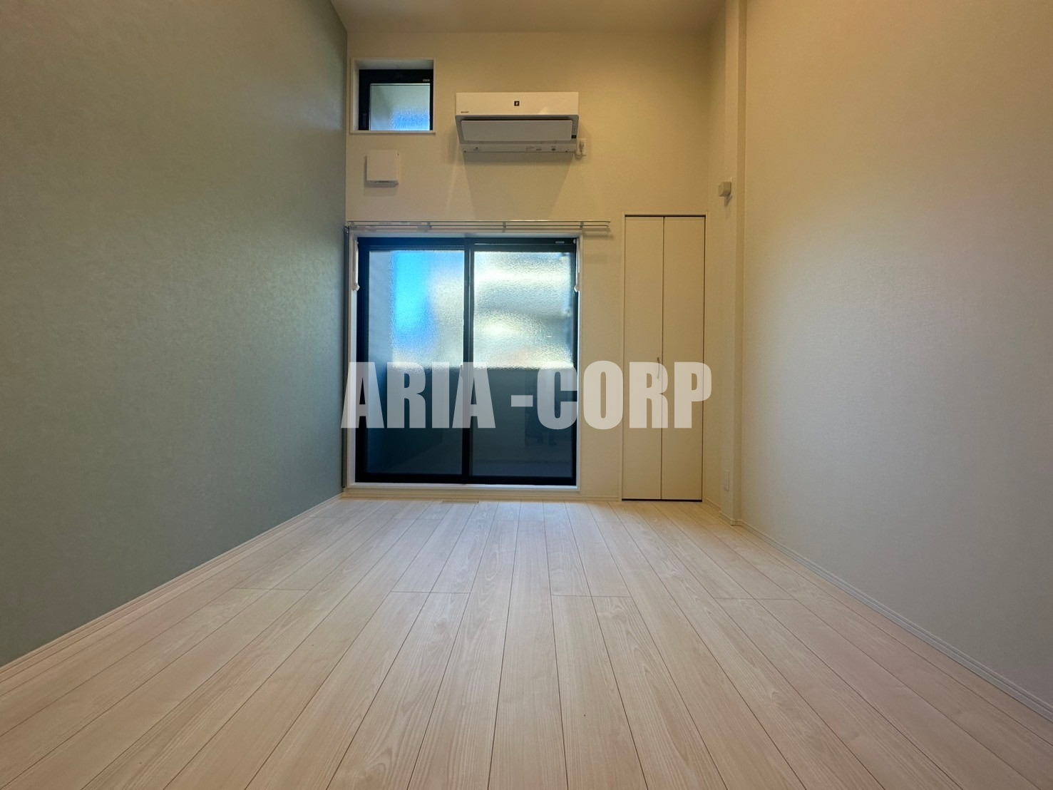 居室・リビング　天井高のある開放的な空間！お洒落な室内です！