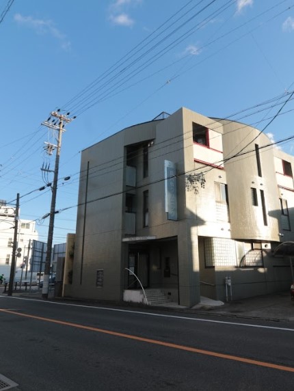病院　舘内科クリニック（病院）まで827m
