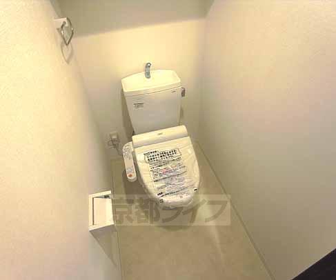 トイレ　ウォシュレット完備