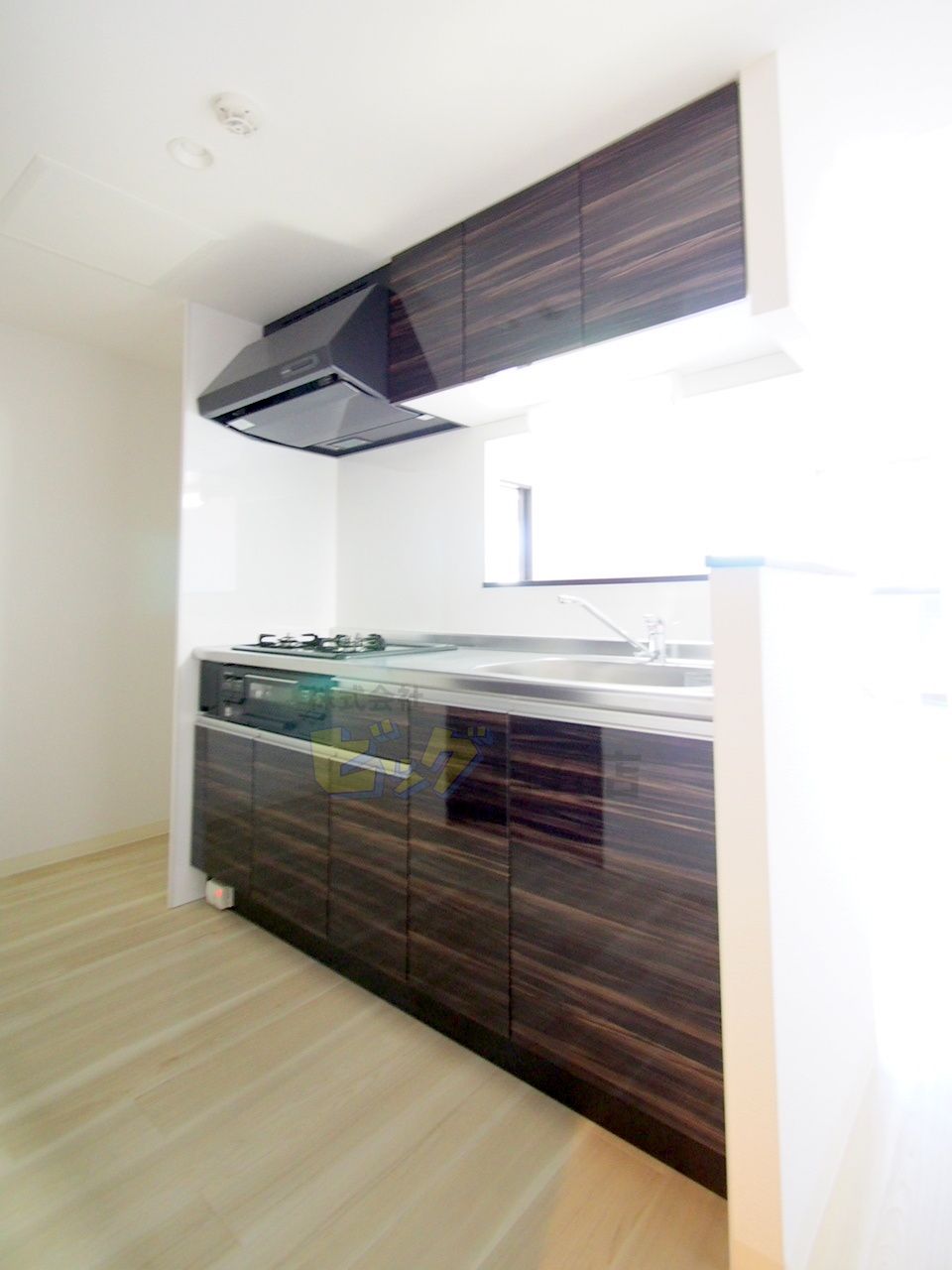 キッチン　人気の対面式システムキッチンです♪