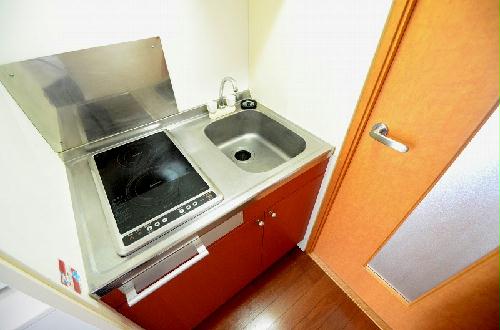 キッチン　設備・仕様は号室により異なる為、現況を優先いたします。