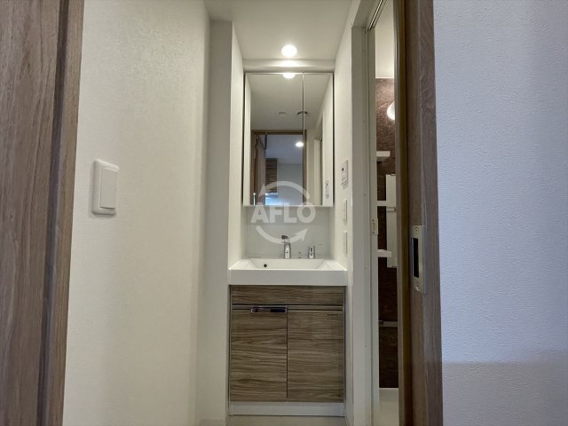 洗面設備　ルネフラッツ谷町四丁目　洗面脱衣所