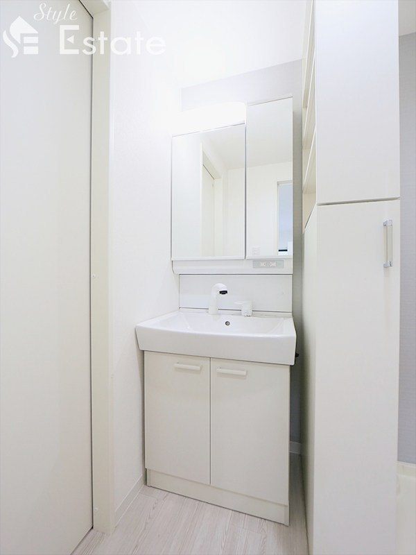 洗面設備　同仕様内装