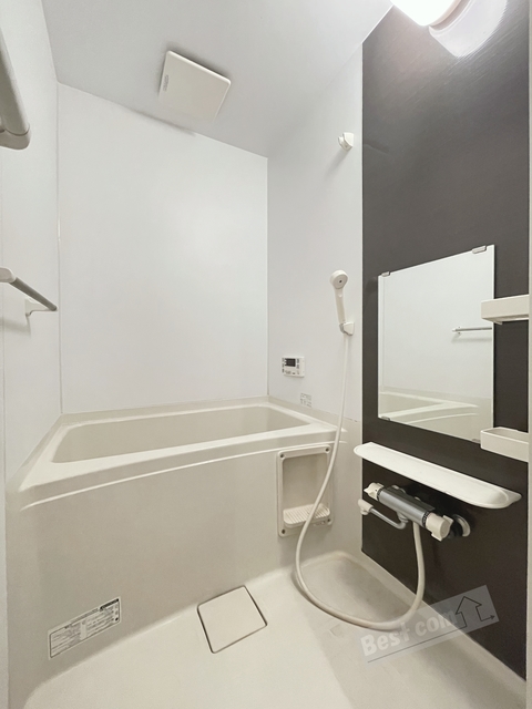 バス・シャワールーム　追い焚き付で寒い日も温まります♪