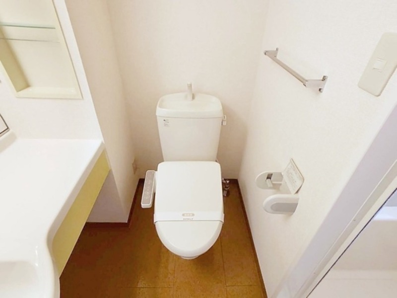 トイレ　図面と現状に相違がある場合には現状を優先